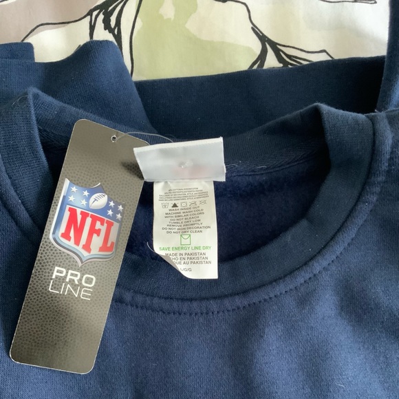 New England Patriots Sweatshirt - Picture 9 of 11